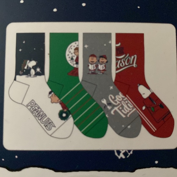 NEW Peanuts holiday crew socks 4 pack set - Picture 4 of 5